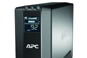 Avbrottsfri strömförsörjning märke APC Back UPS Differences Pro från CS och RS